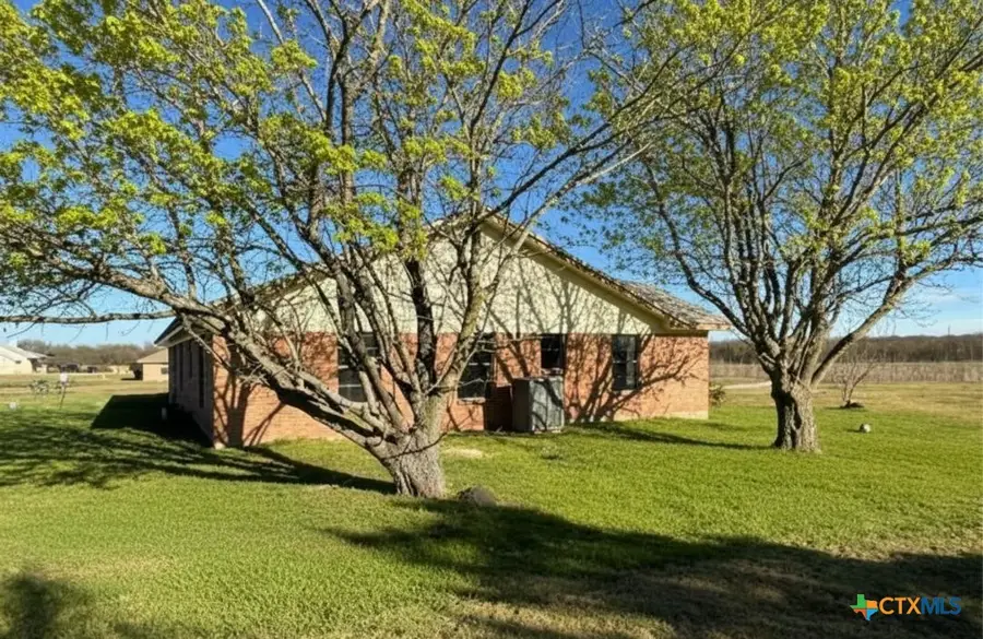 417 Lcr 318, Mart, TX 76664 - #2