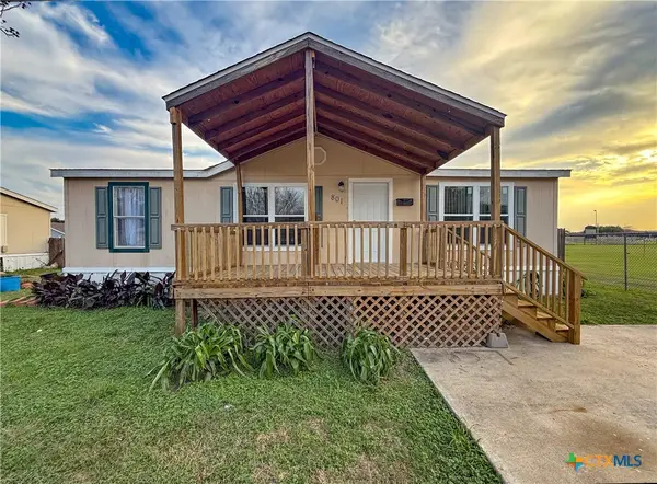 801 E Mesquite Lane, Victoria, TX 77901