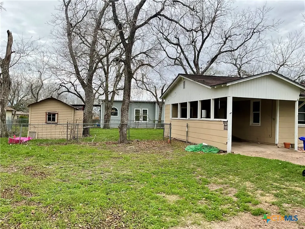 102 Clark Street, Yoakum, TX 77995 - Image #1