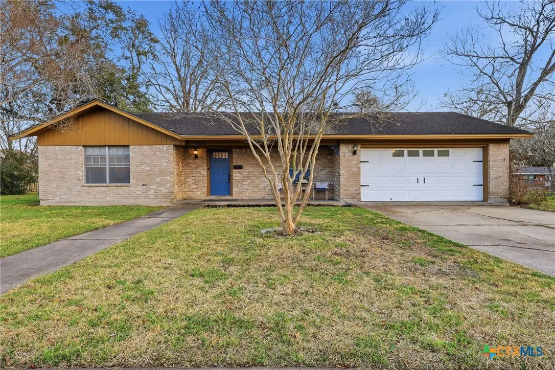 803 Hybiscus Lane, Victoria, TX 77904 - Image #1