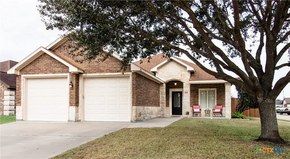 214 Windwood Lane, Victoria, TX 77904 - Image #1