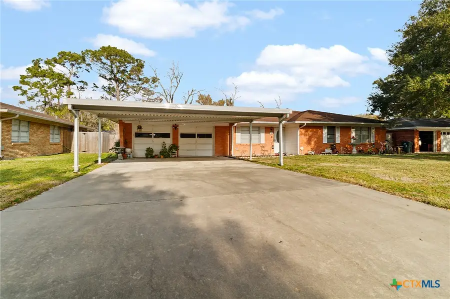 507 Suzanne Street, Edna, TX 77957 - Image #2