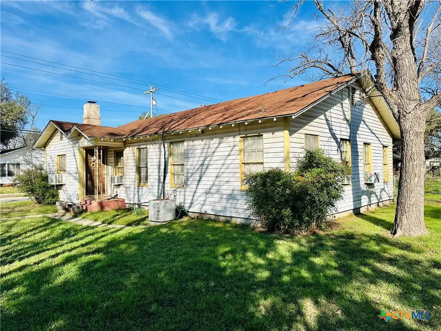 904 Bismark Street, Seguin, TX 78155 - Image #2