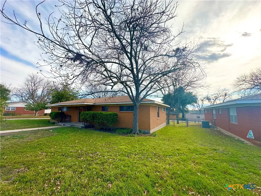 113 E Young Avenue, Temple, TX 76501 - Image #2