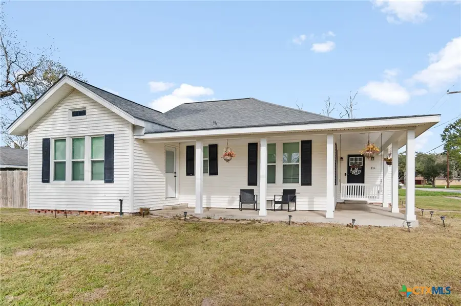 314 W Brackenridge Street, Edna, TX 77957 - Image #2