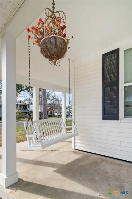 314 W Brackenridge Street, Edna, TX 77957 - Image #3