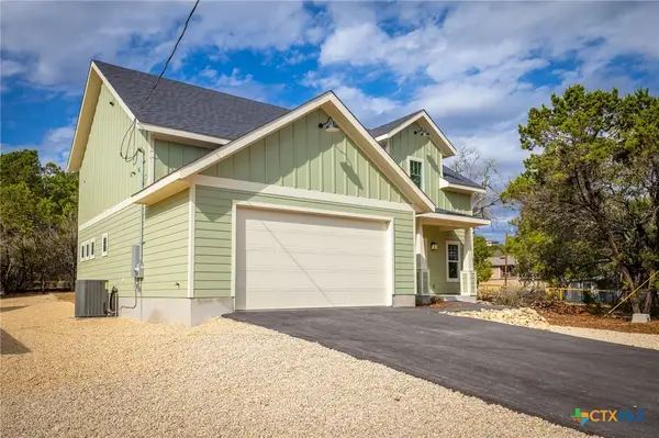 1672 Hillcrest Forest, Canyon Lake, TX 78133