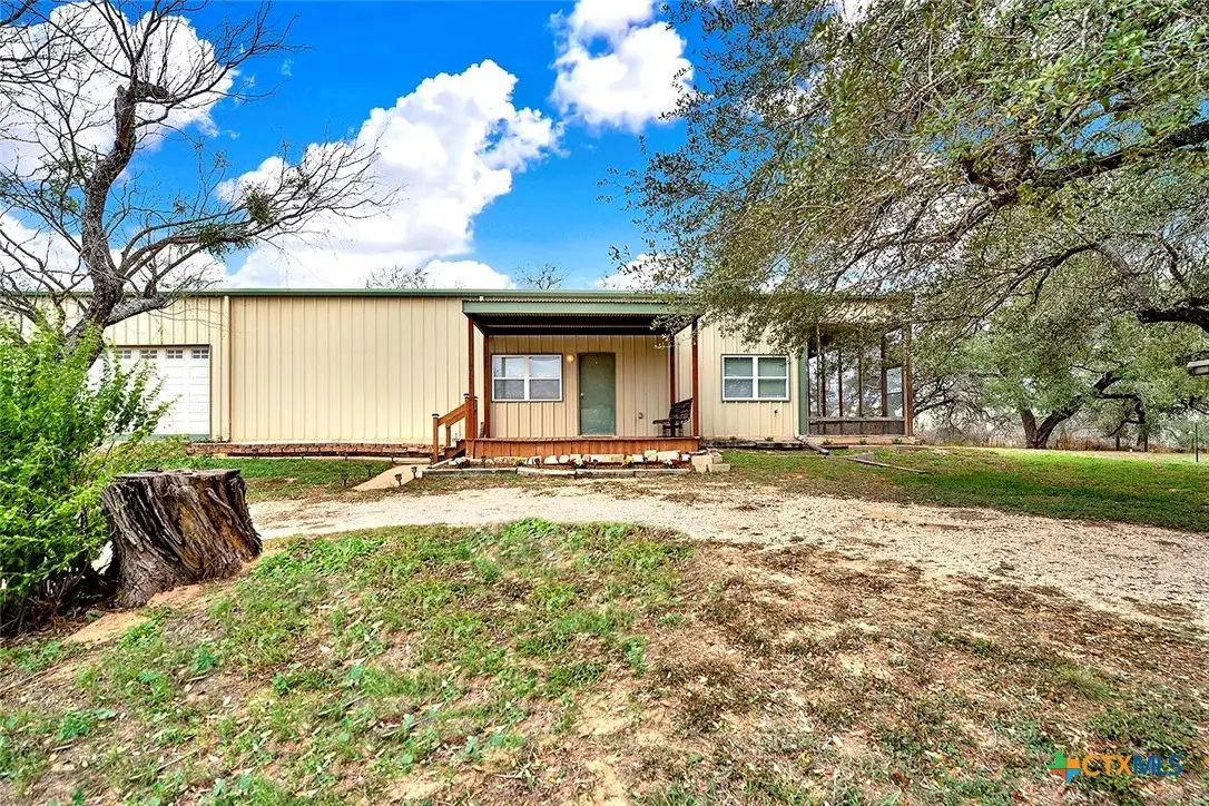 498 County Road 124, Floresville, TX 78114 - #1