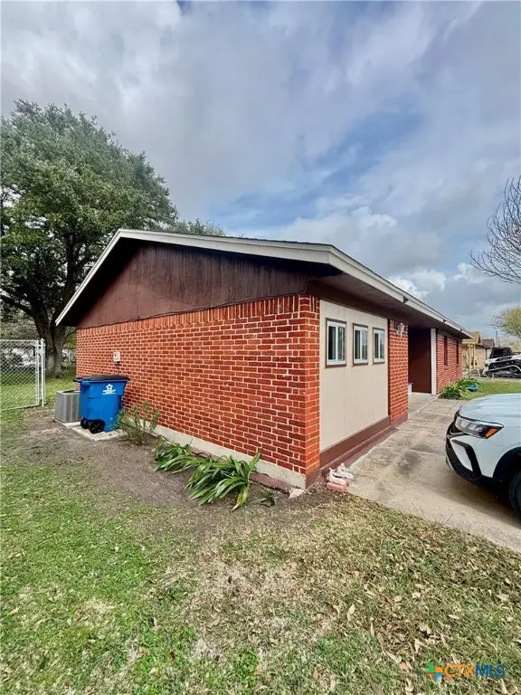 1615 Meadowview Drive, Port Lavaca, TX 77979 - Image #3