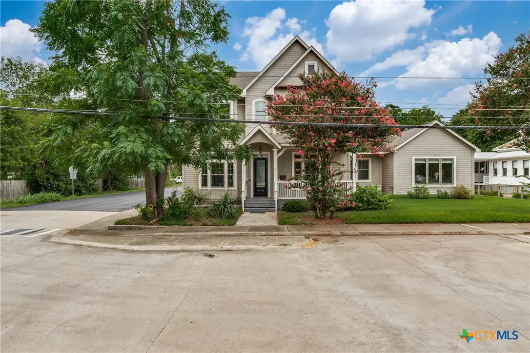 911 Farm Street, Bastrop, TX 78602 - Image #1