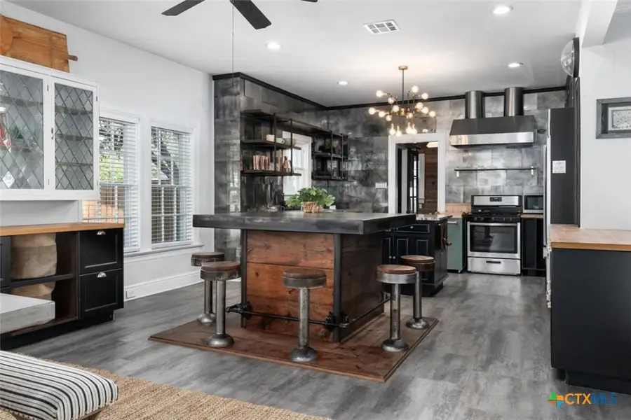 445 N Wall Street, Belton, TX 76513 - #2