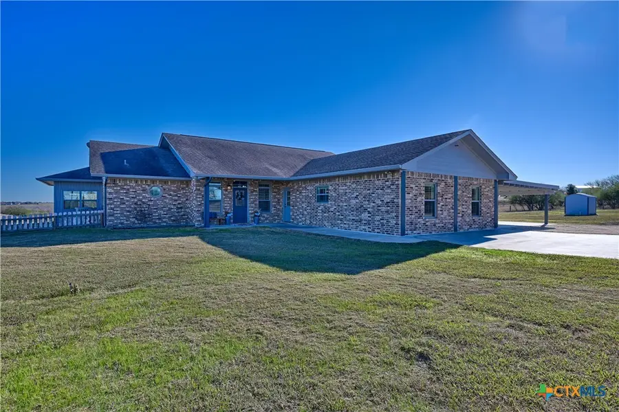 1733 County Road 376, Shiner, TX 77984 - Image #2