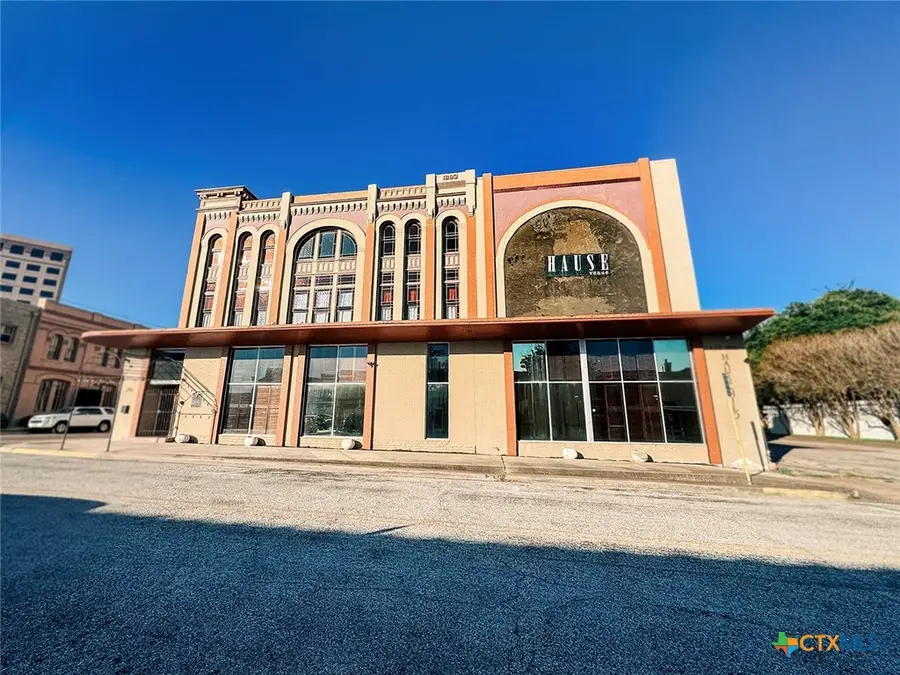 202 E Forrest Street, Victoria, TX 77901 - Image #2