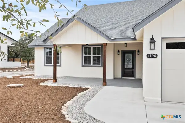 1190 Fernwood Road, Fischer, TX 78623