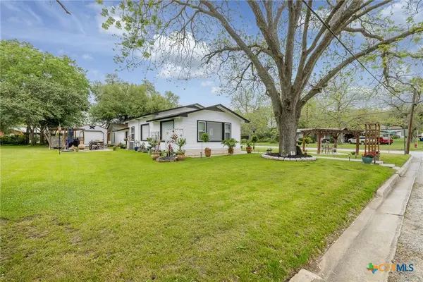 104 N Bright Street, Gonzales, TX 78629