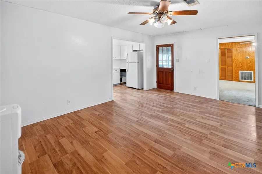 304 Sun Valley Drive, Victoria, TX 77904 - Image #3