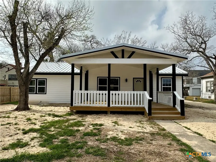 1008 Gonzales St., Cuero, TX 77954 - #3