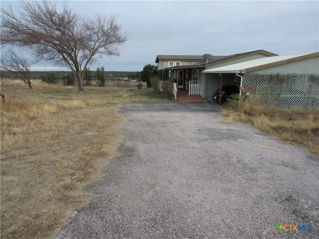 945 County Road 208, Lampasas, TX 76550 - Image #1