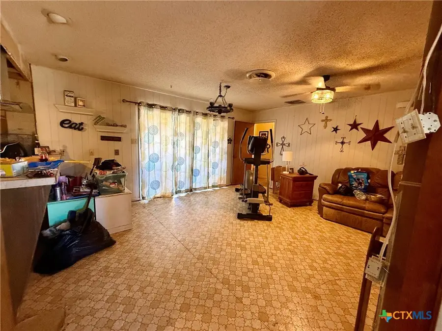 1209 W Avenue A, Lampasas, TX 76550 - Image #3