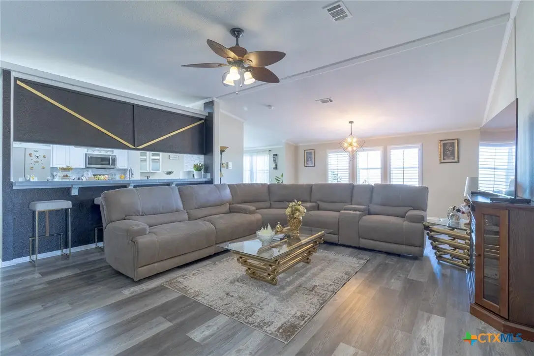 546 Texas Oak Dr, Cedar Creek, TX 78612 - Image #1