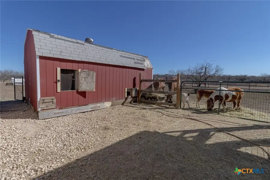 546 Texas Oak Dr, Cedar Creek, TX 78612 - Image #2