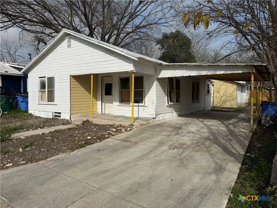 416 Avenue C, Seguin, TX 78155 - Image #2