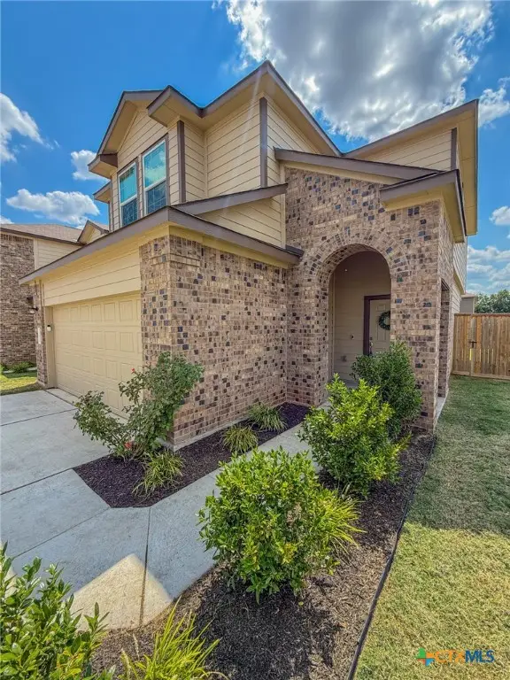 725 Bronco Billy Drive, Jarrell, TX 76537 - Image #2