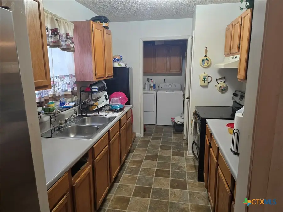 1517 School Street, Gonzales, TX 78629 - Image #3