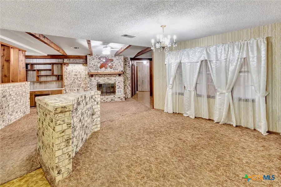 10957 N Us Highway 77, Schulenburg, TX 78956 - Image #2