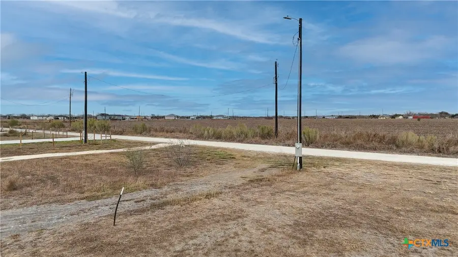 631 County Road 5715, Natalia, TX 78059 - #2