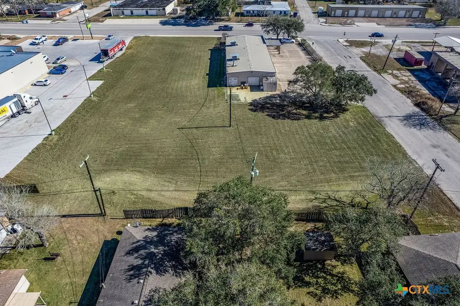 1327 W Austin Street, Port Lavaca, TX 77979 - Image #3