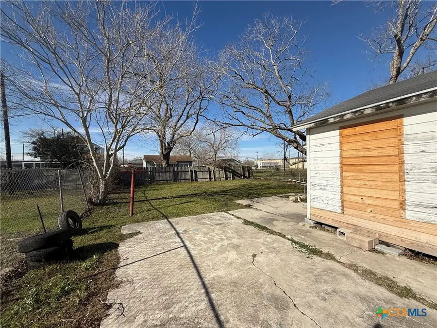 731 W Live Oak Street, Port Lavaca, TX 77979 - Image #3