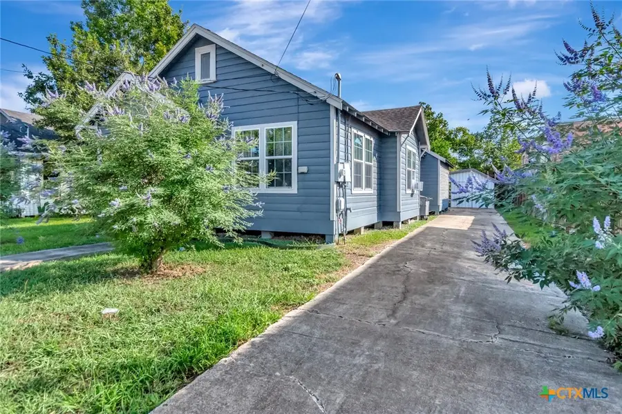 1303 E North Street, Victoria, TX 77901 - Image #2