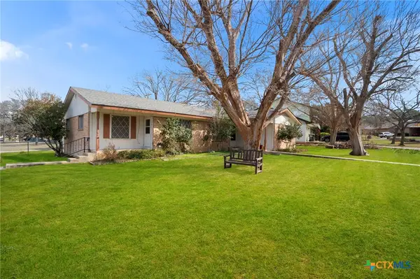 318 Craddock Avenue, San Marcos, TX 78666