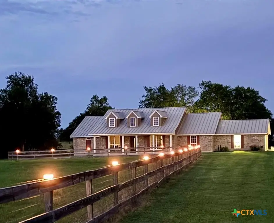 424 N Crawford Lane, Bartlett, TX 76511 - Image #1