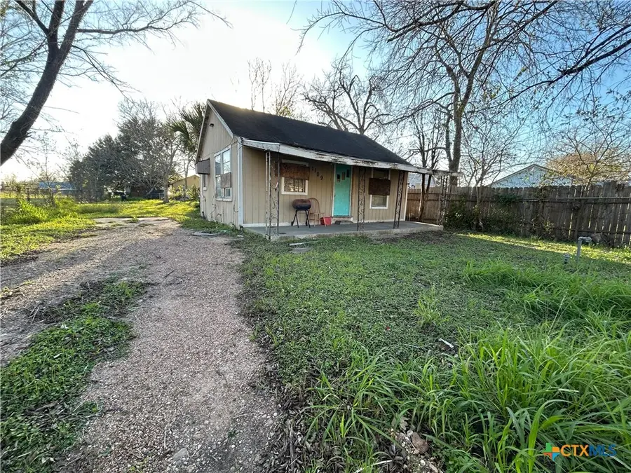 1109 E Power, Victoria, TX 77901 - Image #2