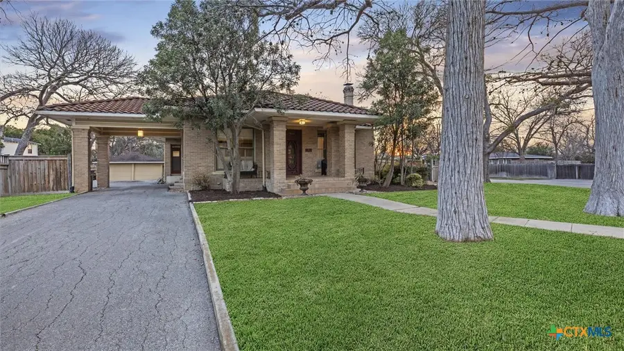 418 S Santa Clara Avenue, New Braunfels, TX 78130 - #3