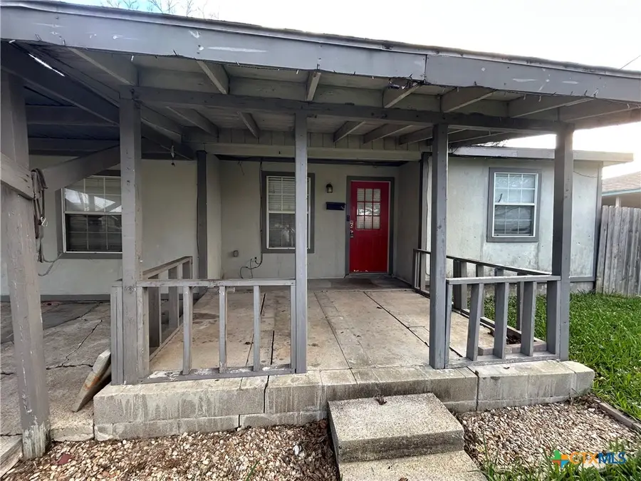 705 E Hiller, Victoria, TX 77901 - Image #2