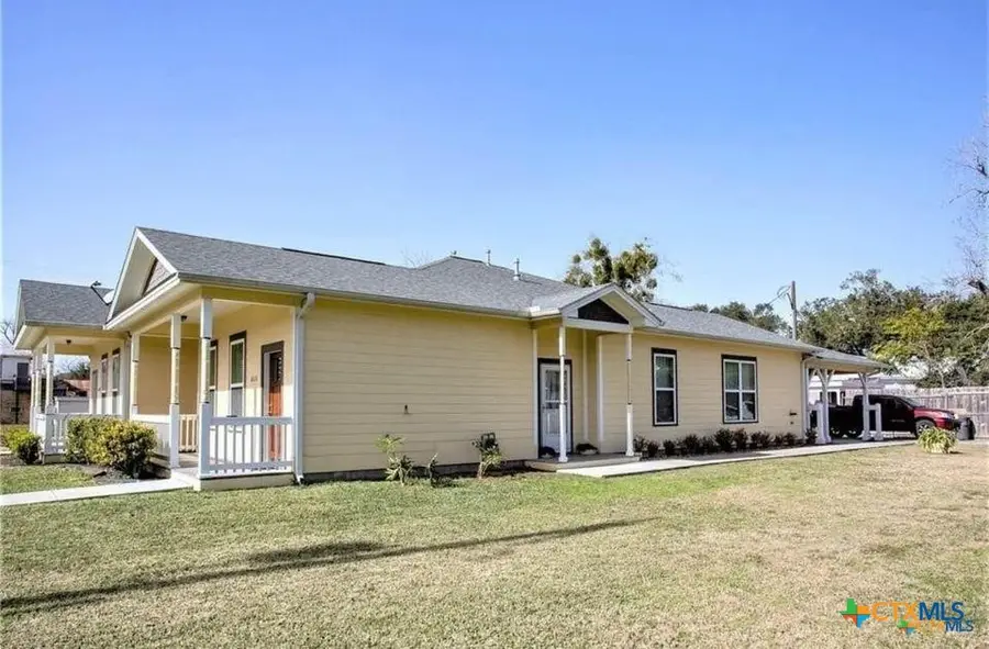 602 and 604 E Juan Linn Street, Victoria, TX 77901 - #3