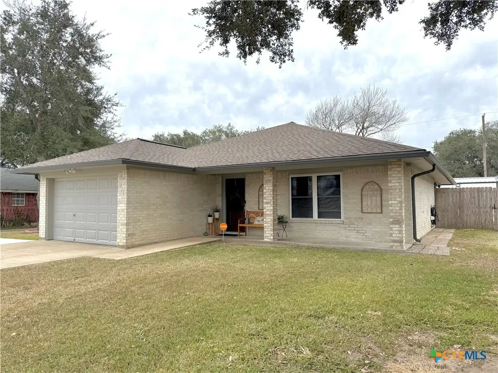 213 Sparrow Lane, Victoria, TX 77905 - Image #1