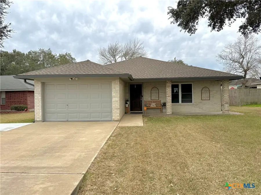 213 Sparrow Lane, Victoria, TX 77905 - Image #2