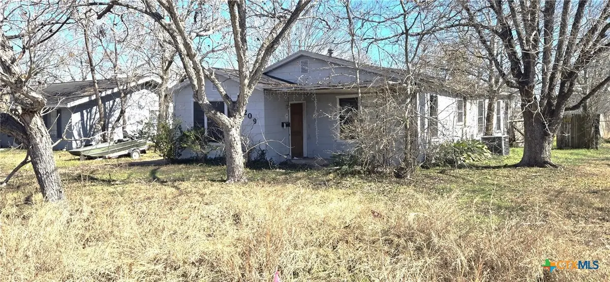 209 Lariat Lane, Victoria, TX 77901 - #1