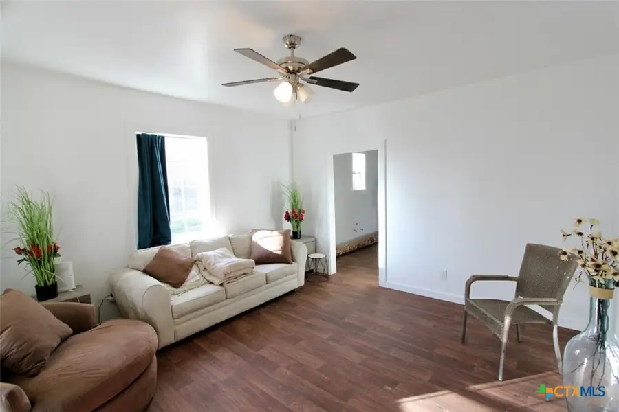 1306 W Mesquite Street, Little River Academy, TX 76554 - #3