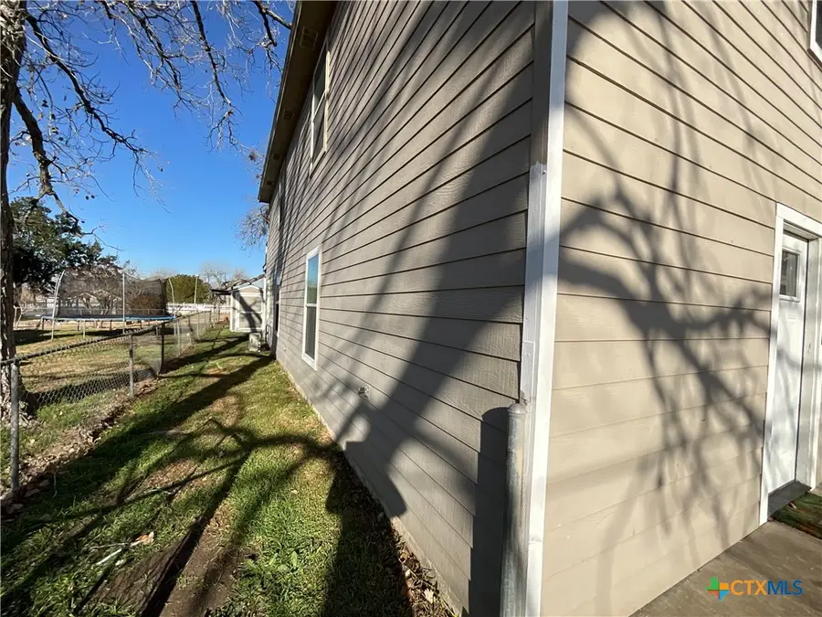 509 North Street, Yoakum, TX 77995 - #3