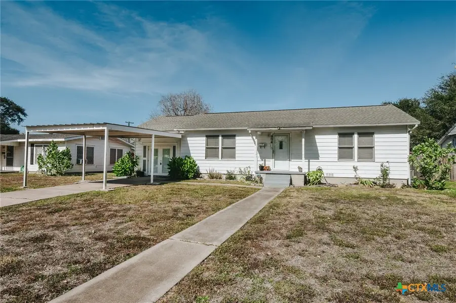 904 E Mistletoe Avenue, Victoria, TX 77901 - Image #2