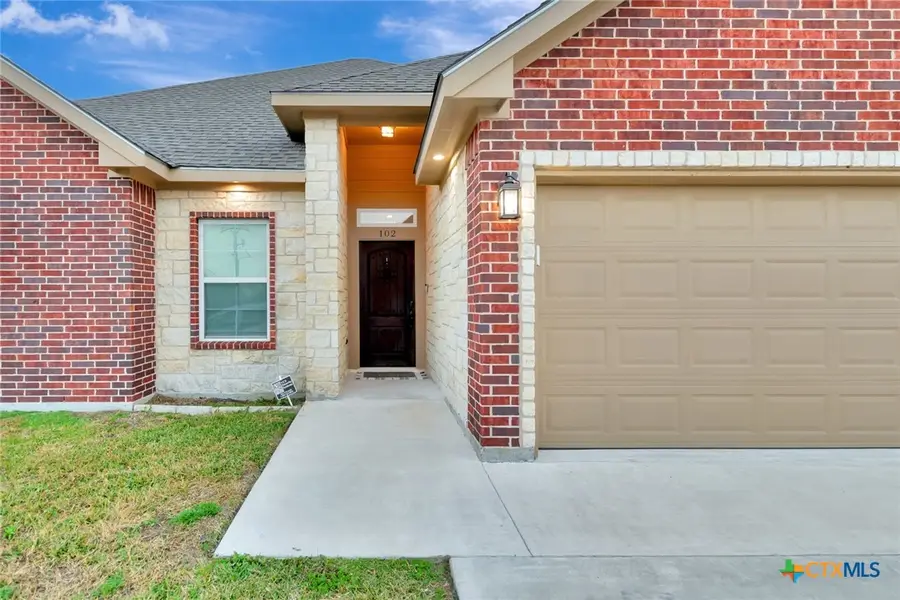 102 Tiki Court, Victoria, TX 77904 - Image #2