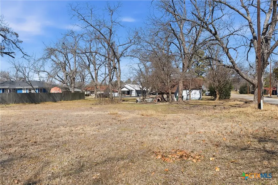 204 S Karnes Street, Cameron, TX 76520 - Image #2