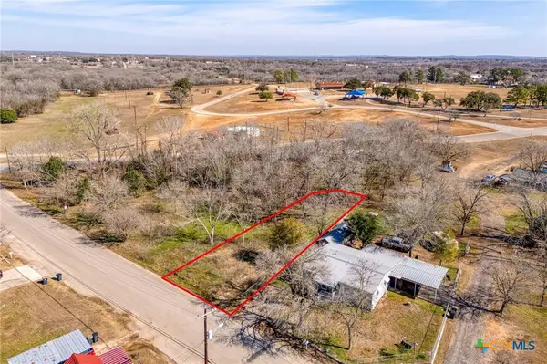1018 N Hackberry Avenue, Luling, TX 78648
