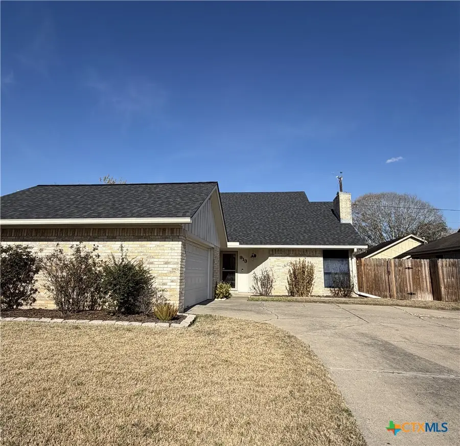 913 Taos Drive, Victoria, TX 77904 - Image #1