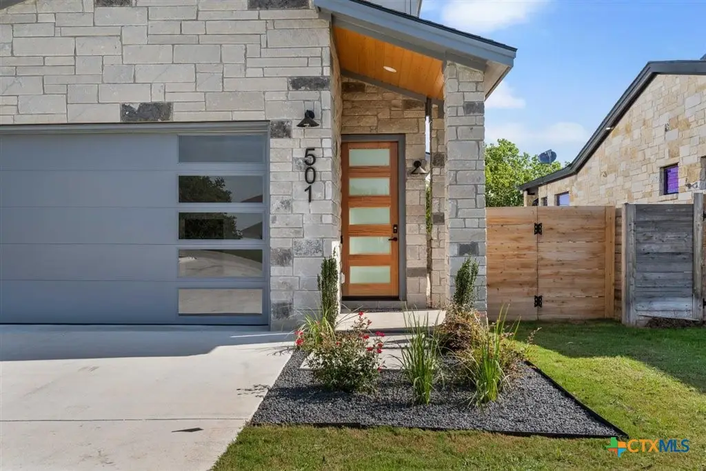 501 E Burton Street, Manor, TX 78653 - Image #1